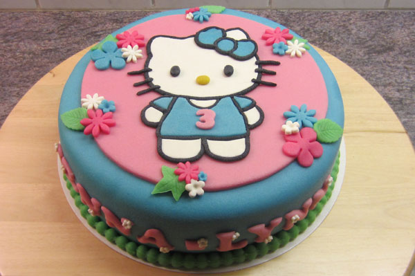 Verrassend Taarten van Marieke: Hello Kitty taart MC-74